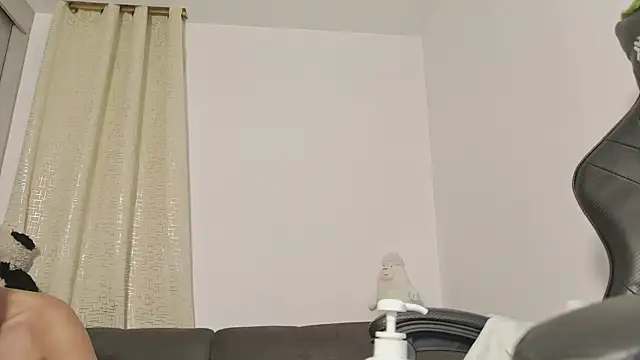 Snapshot of miss_valery2 chatting on June 10, 2026, 3:30 am miss valery2 online show from June 10, 2026, 3:30 am