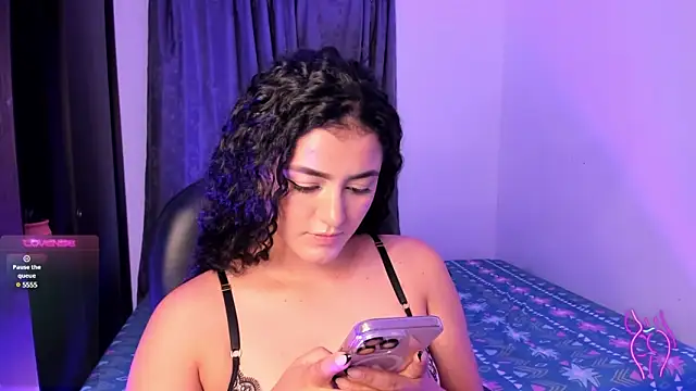 Snapshot of Adhara-zanne chatting on January 21, 2025, 3:04 am Adhara-zanne online show from January 21, 2025, 3:04 am