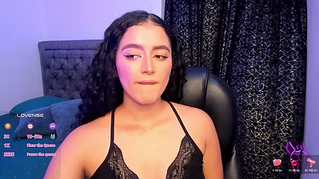 Snapshot of Adhara-zanne chatting on November 28, 2025, 9:15 pm Adhara-zanne online show from November 28, 2025, 9:15 pm