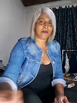 Goodgirlsue 77 online show from June 4, 2026, 4:33 pm