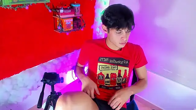 LilOwen  online show from October 11, 2025, 7:04 pm