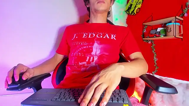 LilOwen  online show from April 16, 2026, 6:08 pm