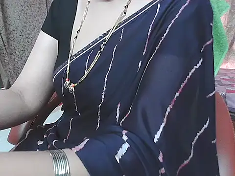 Snapshot of sunitha-3 chatting on November 18, 2025, 6:06 am sunitha-3 online show from November 18, 2025, 6:06 am