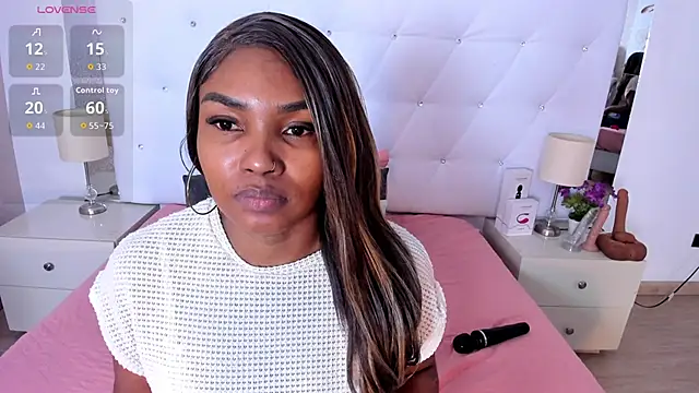 Isla Scott online show from February 25, 2026, 11:32 am