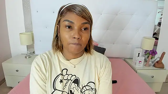 Isla Scott online show from February 11, 2026, 11:21 am