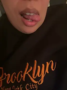 Snapshot of Samarr_9and chatting on February 17, 2025, 1:22 pm Samarr 9and online show from February 17, 2025, 1:22 pm