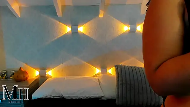 Snapshot of MizzHell chatting on January 8, 2026, 4:29 am MizzHell online show from January 8, 2026, 4:29 am