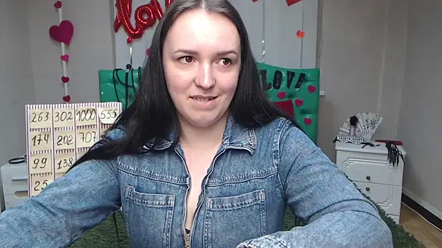 IsabelBlackberry online show from March 16, 2025, 12:22 pm