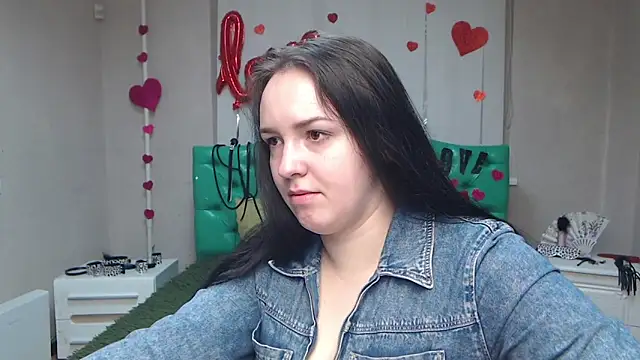 IsabelBlackberry online show from March 16, 2025, 6:09 am