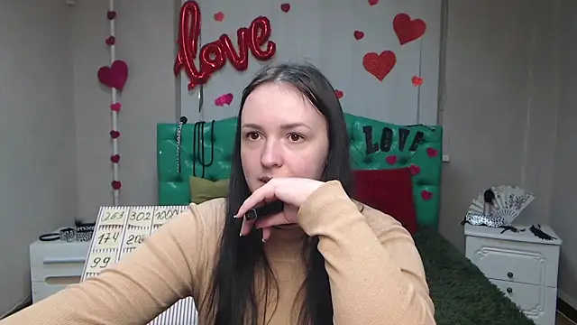 IsabelBlackberry online show from February 24, 2025, 3:31 pm