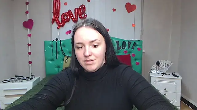 IsabelBlackberry online show from March 10, 2025, 12:17 pm