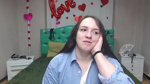 IsabelBlackberry online show from October 17, 2025, 5:11 am