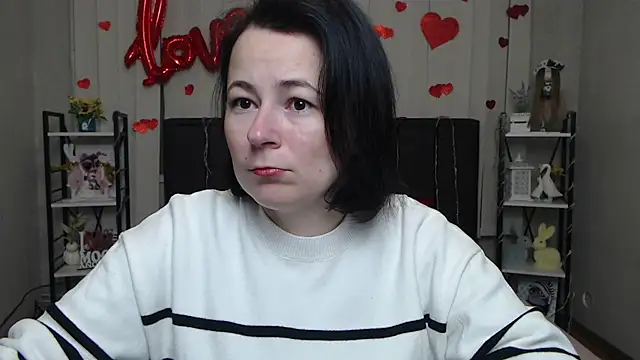 Snapshot of MarieSho chatting on February 2, 2026, 5:56 pm MarieSho online show from February 2, 2026, 5:56 pm