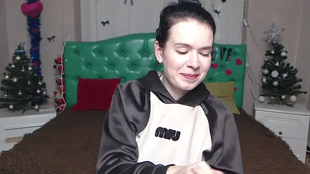 Snapshot of JasmineKouch chatting on January 14, 2026, 6:44 pm JasmineKouch online show from January 14, 2026, 6:44 pm