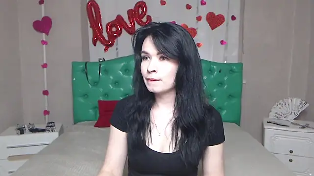 Snapshot of JasmineKouch chatting on April 16, 2026, 6:03 am JasmineKouch online show from April 16, 2026, 6:03 am