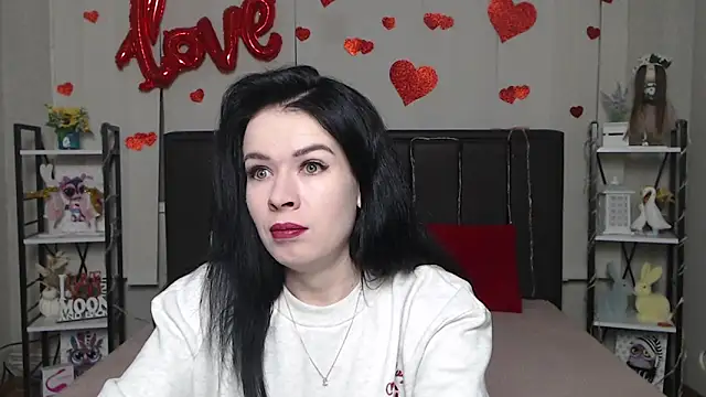 Snapshot of JasmineKouch chatting on February 17, 2026, 6:16 pm JasmineKouch online show from February 17, 2026, 6:16 pm