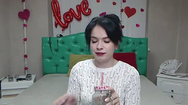 Snapshot of JasmineKouch chatting on April 11, 2026, 5:37 am JasmineKouch online show from April 11, 2026, 5:37 am