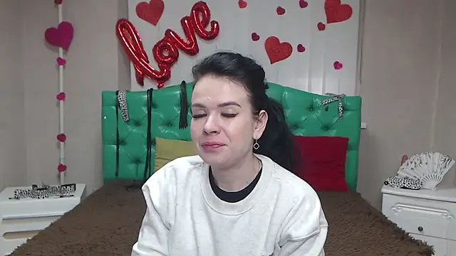 Snapshot of JasmineKouch chatting on February 6, 2026, 9:27 am JasmineKouch online show from February 6, 2026, 9:27 am