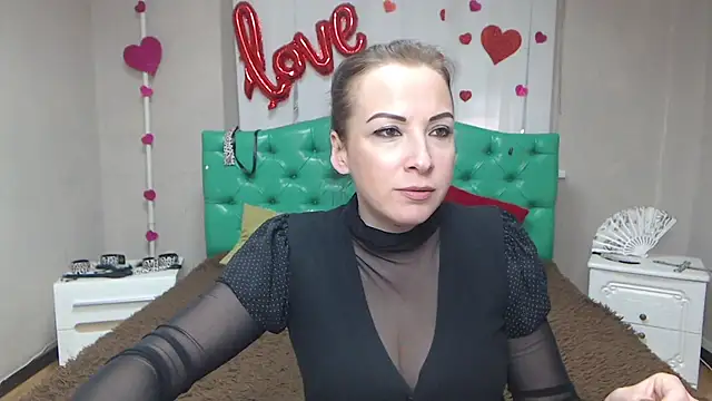 ElizabethSho online show from March 16, 2026, 6:06 am