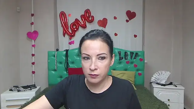 ElizabethSho online show from September 9, 2025, 5:11 pm