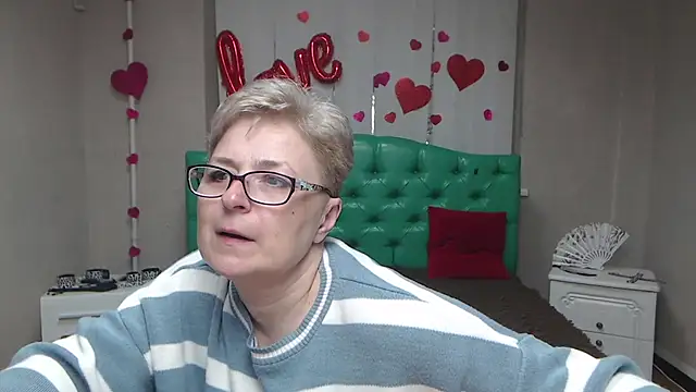 Snapshot of EmiliaGree chatting on March 19, 2026, 6:08 pm EmiliaGree online show from March 19, 2026, 6:08 pm