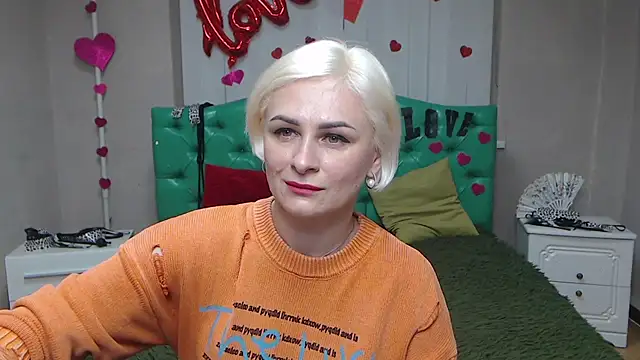 OliviaHorst online show from September 18, 2025, 5:10 am