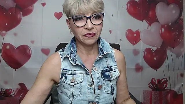 EllaBonito online show from May 10, 2026, 5:33 am