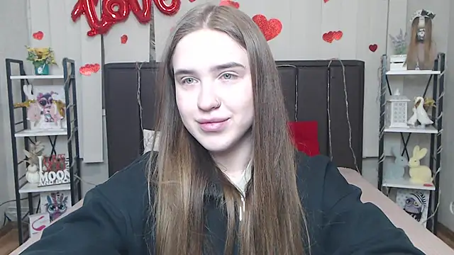 LauraHlot online show from February 8, 2026, 6:33 am