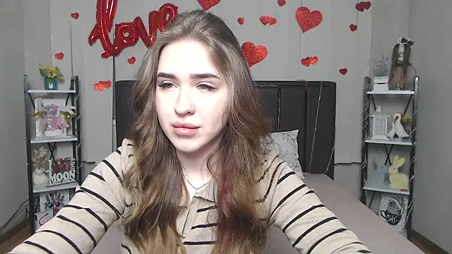 LauraHlot online show from March 3, 2026, 6:20 am