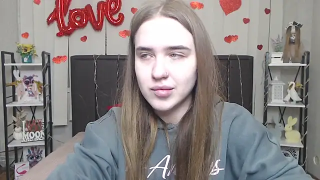 LauraHlot online show from January 18, 2026, 8:23 pm