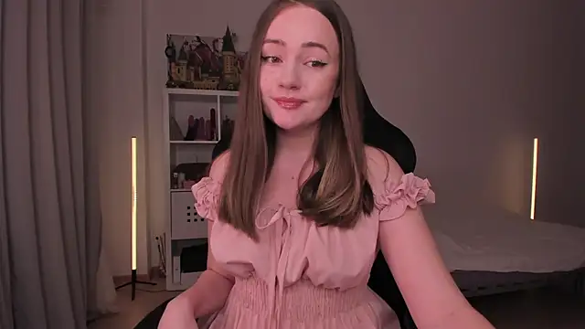 Snapshot of WalkingGirl chatting on February 14, 2025, 5:36 pm WalkingGirl online show from February 14, 2025, 5:36 pm