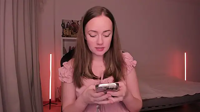 Snapshot of WalkingGirl chatting on February 5, 2025, 6:15 pm WalkingGirl online show from February 5, 2025, 6:15 pm