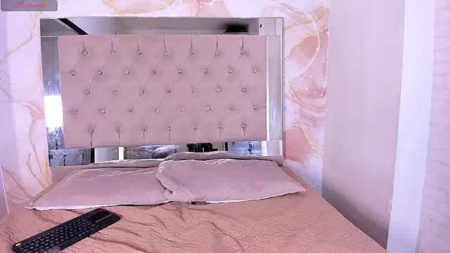 Snapshot of Sofia__rivera chatting on February 17, 2026, 7:33 pm Sofia rivera online show from February 17, 2026, 7:33 pm