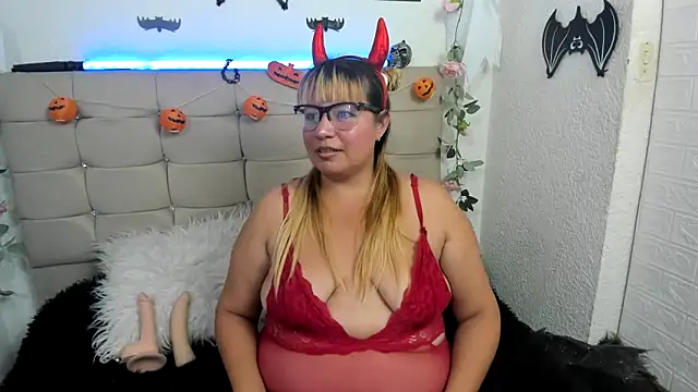 Snapshot of jones-scarlet chatting on October 30, 2025, 2:10 am jones-scarlet online show from October 30, 2025, 2:10 am