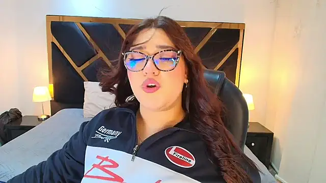 Snapshot of Camiila_Osorio chatting on April 27, 2026, 7:12 pm Camiila Osorio online show from April 27, 2026, 7:12 pm
