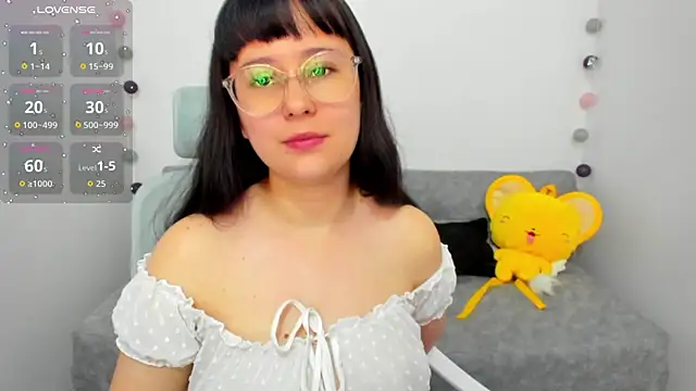 Sofiskies online show from November 8, 2025, 11:52 pm