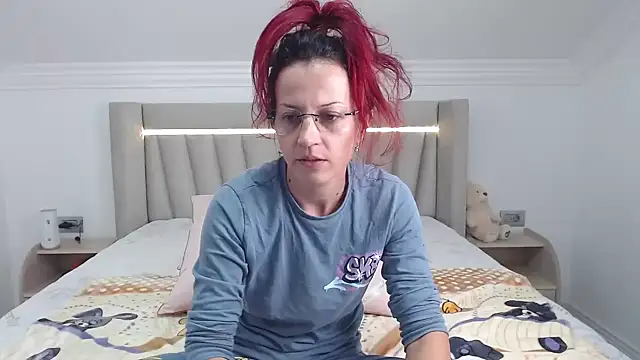 Snapshot of CatWoman0001 chatting on November 15, 2025, 10:41 am CatWoman0001 online show from November 15, 2025, 10:41 am