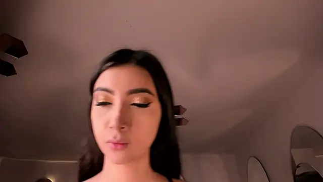 Snapshot of ValeriaVelvet chatting on April 5, 2026, 11:17 am ValeriaVelvet online show from April 5, 2026, 11:17 am