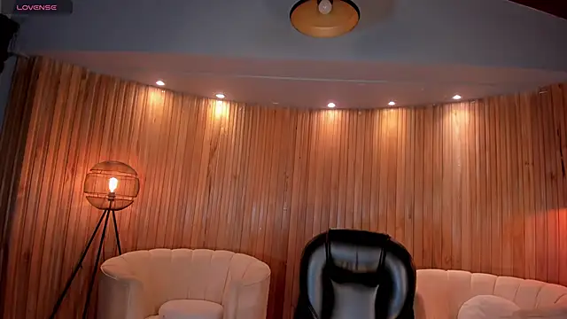 Snapshot of ValeriaVelvet chatting on October 3, 2025, 12:06 pm ValeriaVelvet online show from October 3, 2025, 12:06 pm