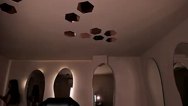 Snapshot of ValeriaVelvet chatting on April 4, 2026, 12:01 pm ValeriaVelvet online show from April 4, 2026, 12:01 pm