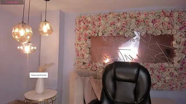 ValeriaVelvet online show from May 18, 2026, 11:59 am