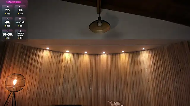 Snapshot of ValeriaVelvet chatting on December 16, 2025, 12:20 pm ValeriaVelvet online show from December 16, 2025, 12:20 pm