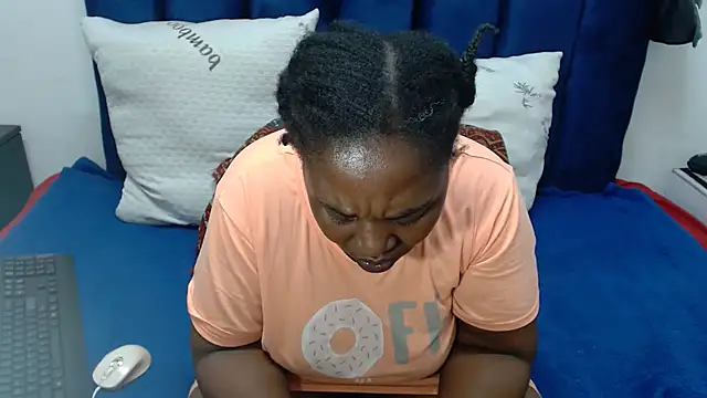 Snapshot of Thickchocolatex2 chatting on March 10, 2026, 6:12 pm Thickchocolatex2 online show from March 10, 2026, 6:12 pm