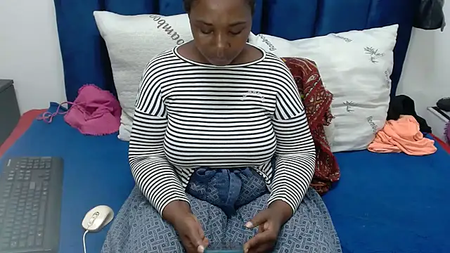Snapshot of Thickchocolatex2 chatting on March 11, 2026, 12:43 pm Thickchocolatex2 online show from March 11, 2026, 12:43 pm