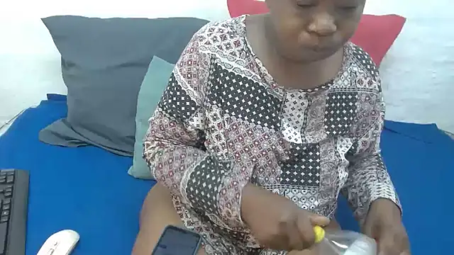 Snapshot of Thickchocolatex2 chatting on November 29, 2025, 6:13 am Thickchocolatex2 online show from November 29, 2025, 6:13 am