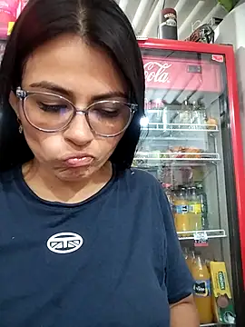 Snapshot of Linda_Lars chatting on October 27, 2025, 2:40 pm Linda Lars online show from October 27, 2025, 2:40 pm