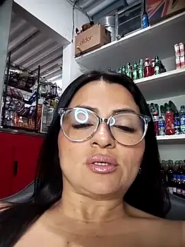 Snapshot of Linda_Lars chatting on October 29, 2025, 2:32 am Linda Lars online show from October 29, 2025, 2:32 am