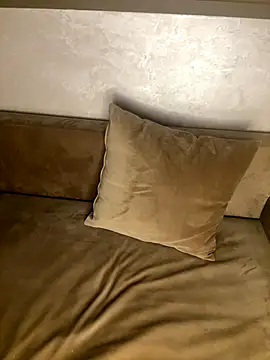 Snapshot of RachaCharmouta chatting on November 7, 2025, 6:34 pm RachaCharmouta online show from November 7, 2025, 6:34 pm