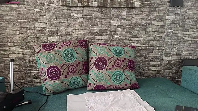 anellejones online show from February 11, 2026, 8:20 pm