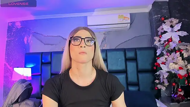 Snapshot of JESSI_NAOMI chatting on December 29, 2024, 3:54 am JESSI NAOMI online show from December 29, 2024, 3:54 am